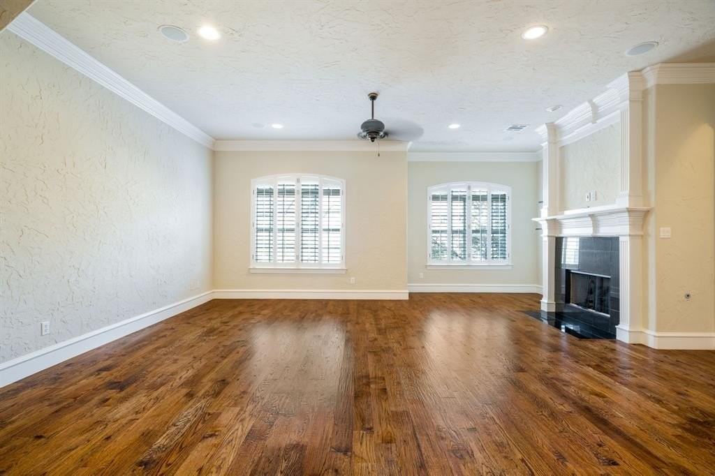 554 Rockingham Dr - Photo 4 of 34