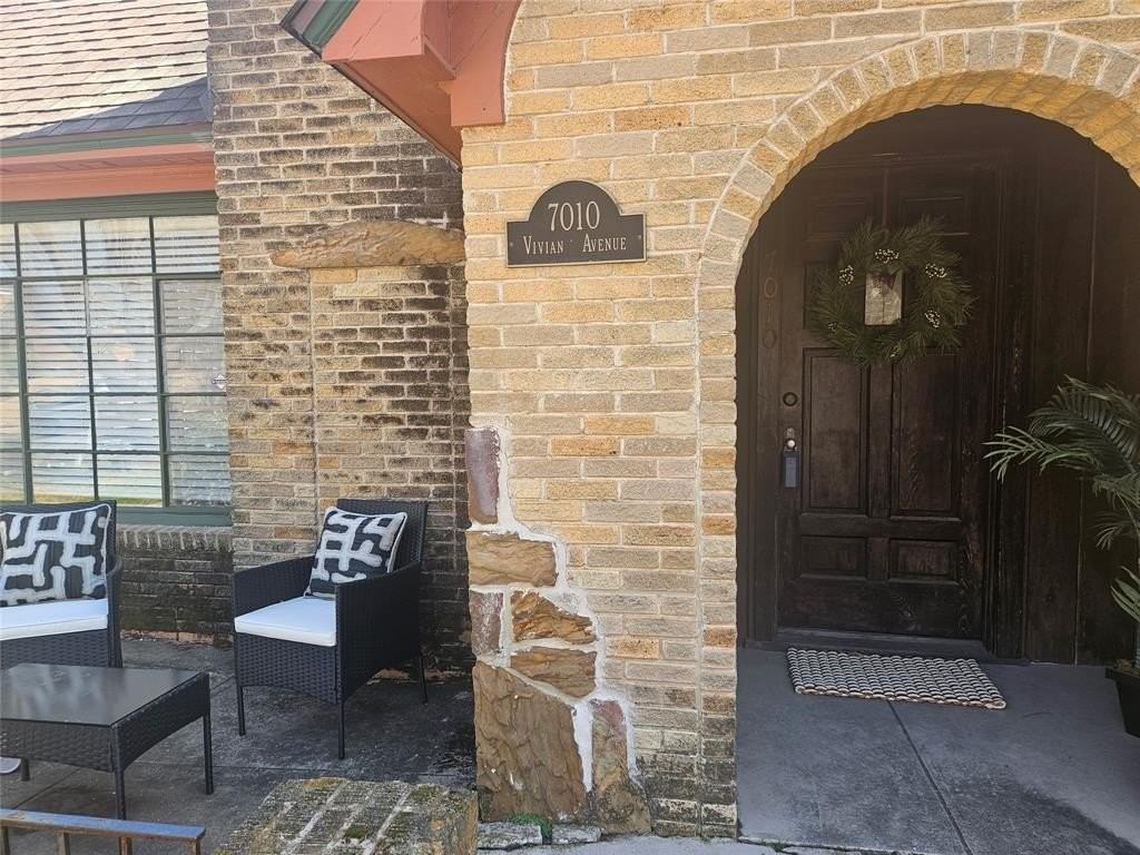 7010 Vivian Ave - Photo 2 of 30