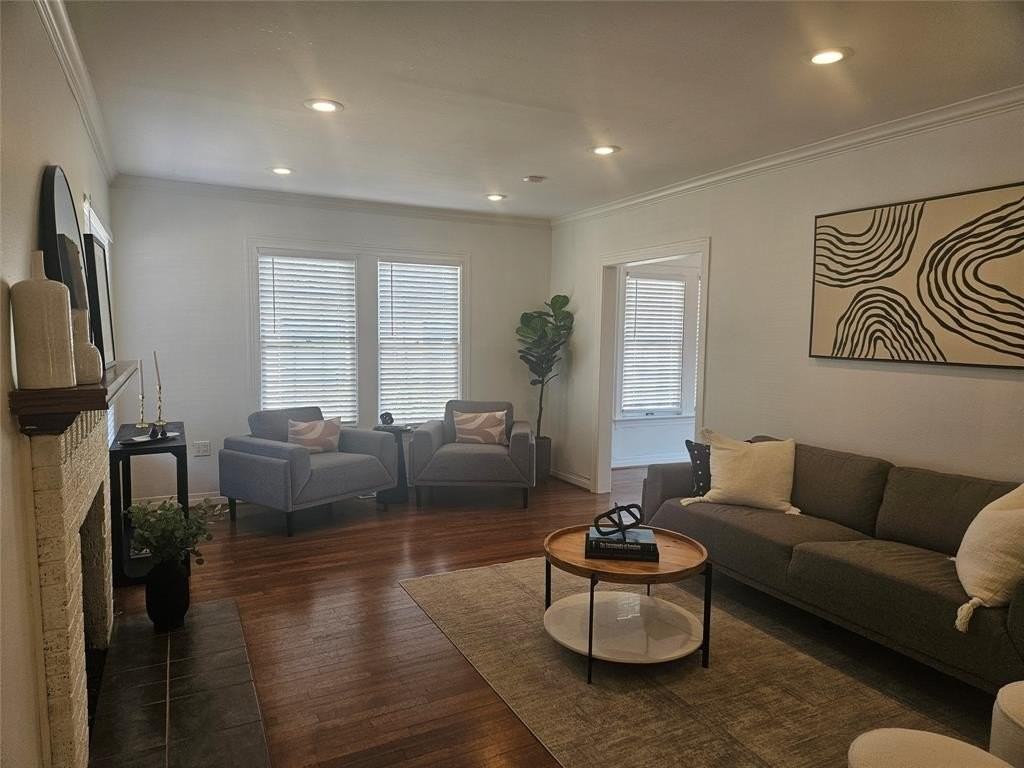 7010 Vivian Ave - Photo 6 of 30