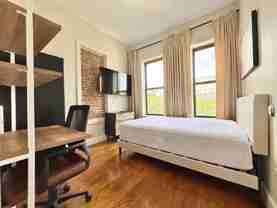 Private Bedroom in 4 Bedroom/1 Bathroom Home - Photo 1 of 1