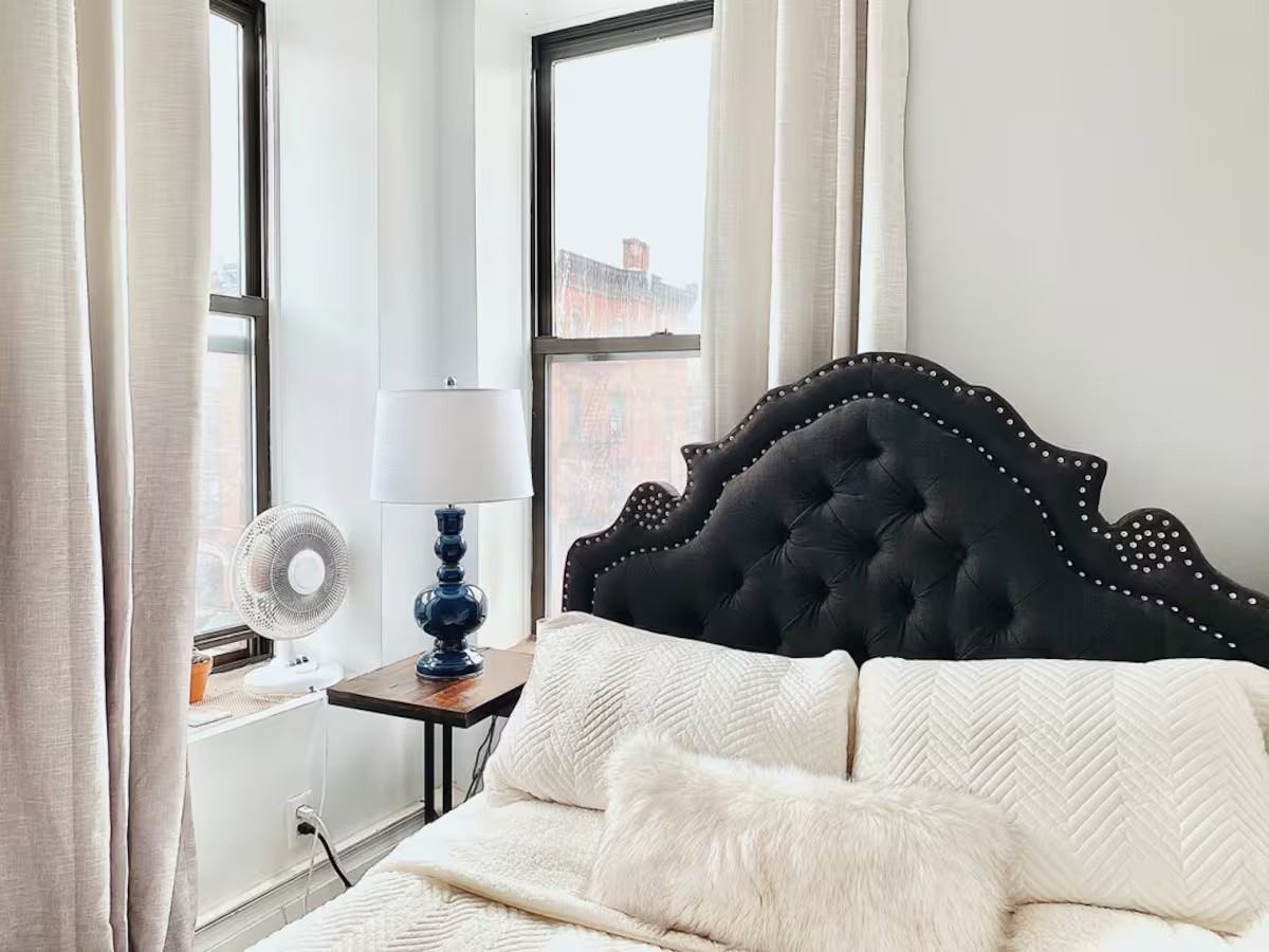 Private Bedroom in 4 Bedroom/2 Bathroom Home - Photo 3 of 6