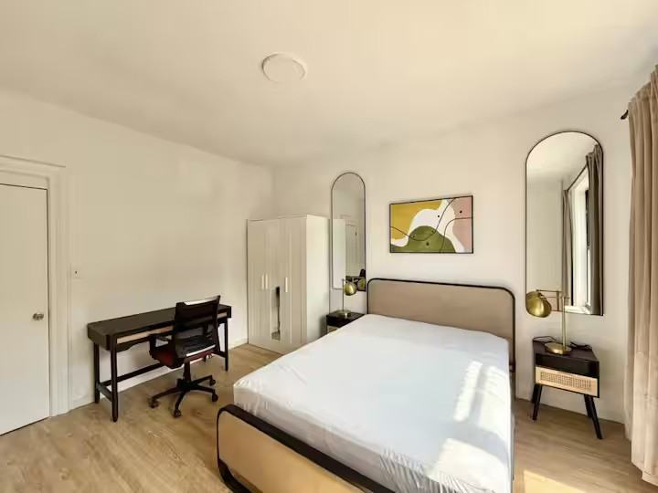 Private Bedroom in 4 Bedroom/1 Bathroom Home - Photo 3 of 9