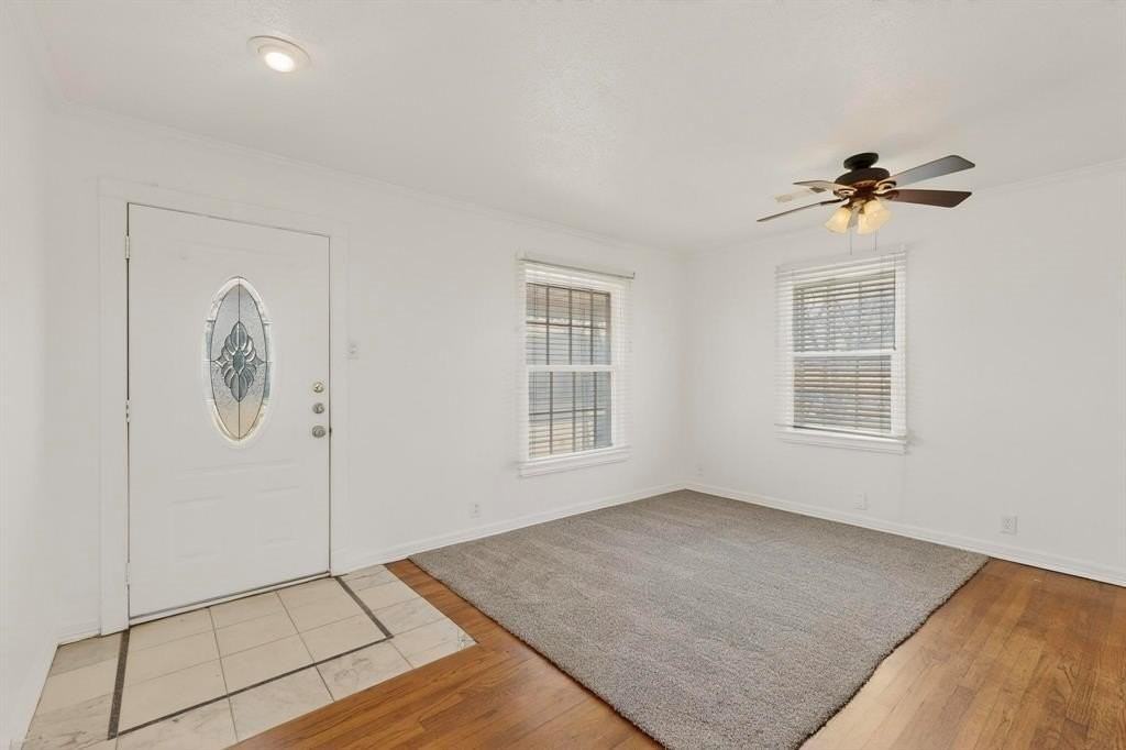 4111 Kirby St - Photo 6 of 38