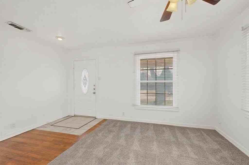 4111 Kirby St - Photo 7 of 38