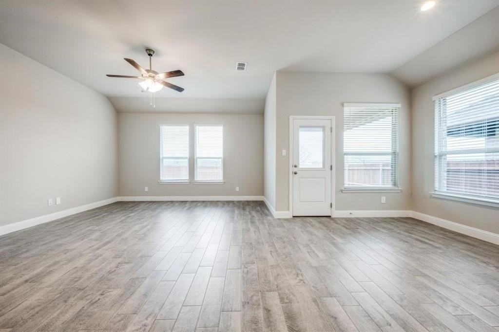 3077 Lionsgate Dr - Photo 2 of 13