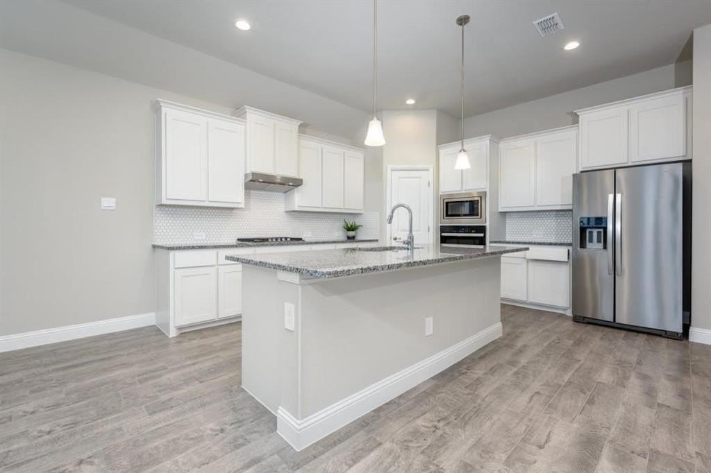 3077 Lionsgate Dr - Photo 4 of 13