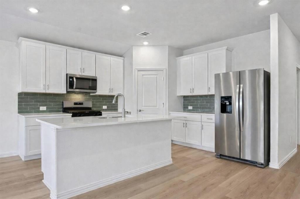 714 Leavenworth Dr - Photo 3 of 14