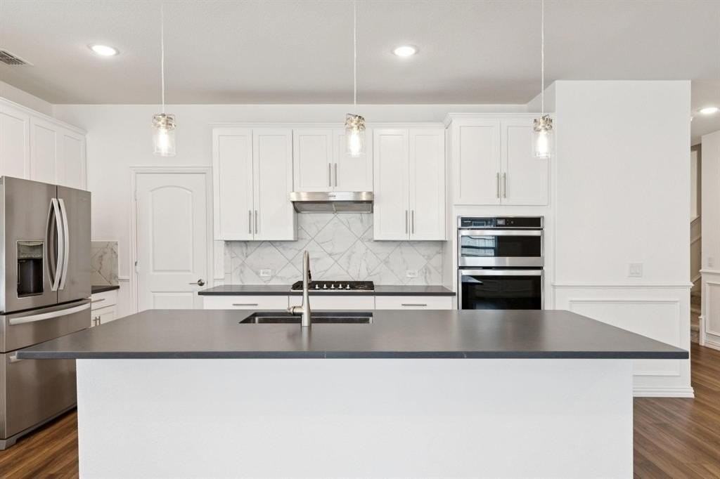 2412 Rooster Ln - Photo 4 of 39