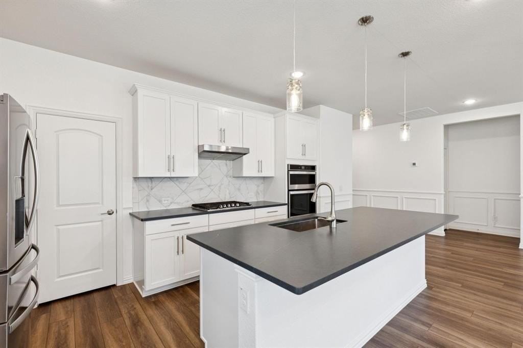 2412 Rooster Ln - Photo 5 of 39