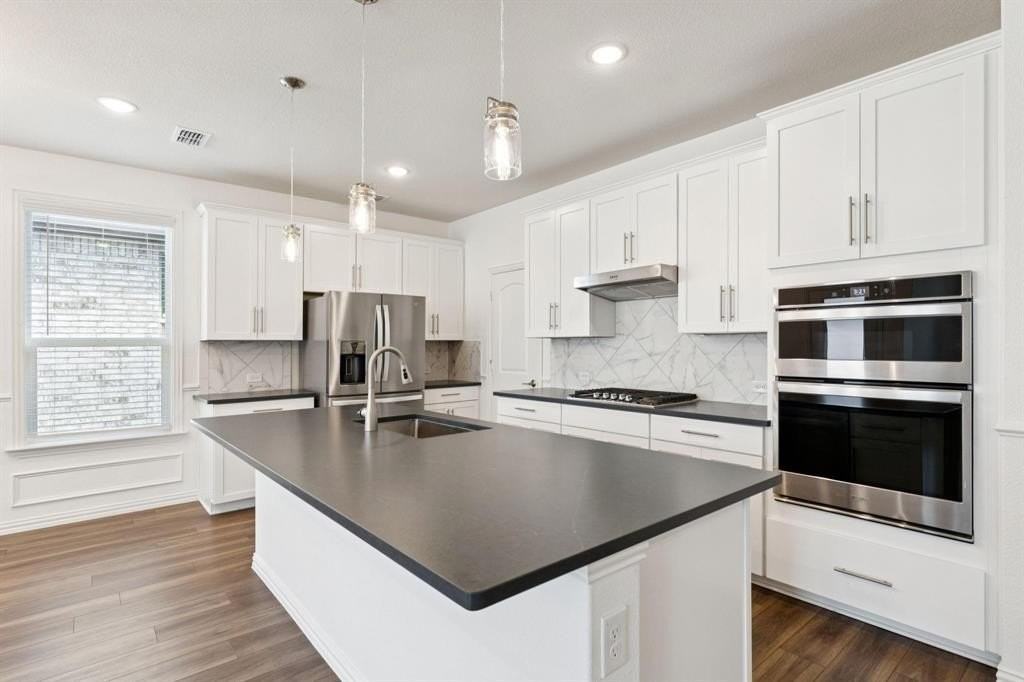 2412 Rooster Ln - Photo 6 of 39