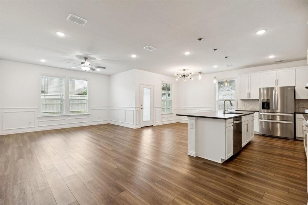 2412 Rooster Ln - Photo 7 of 39