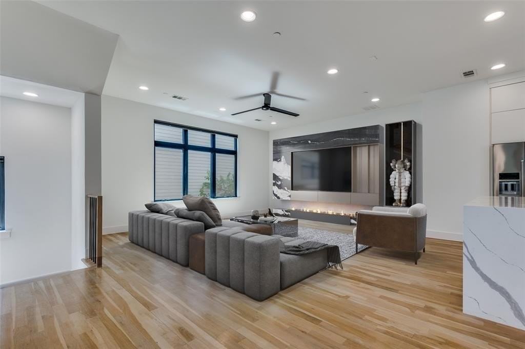 2703 Kimsey Dr #101 - Photo 6 of 24