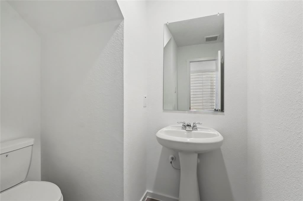 12176 Steeplechase Dr - Photo 3 of 18