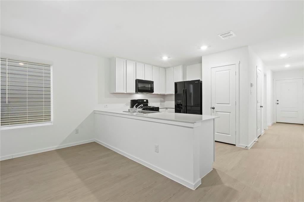 12176 Steeplechase Dr - Photo 6 of 18