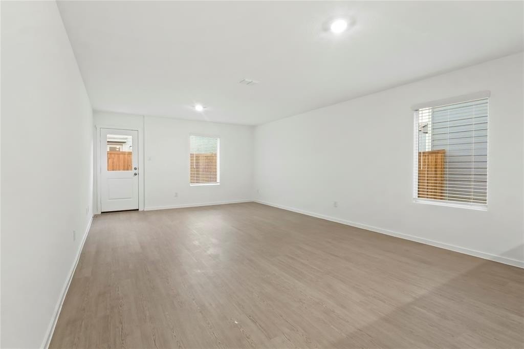 12176 Steeplechase Dr - Photo 7 of 18