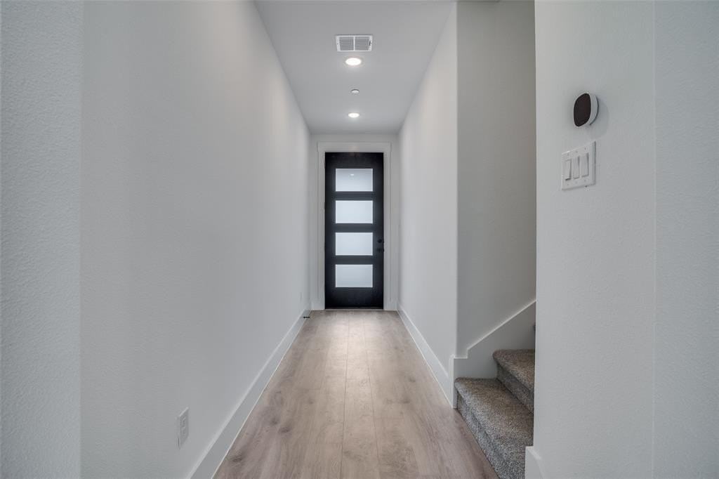 8925 Enclave Way - Photo 5 of 25