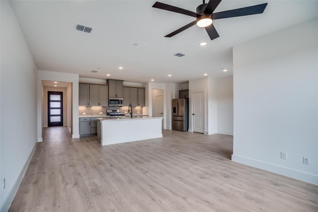 8925 Enclave Way - Photo 7 of 25