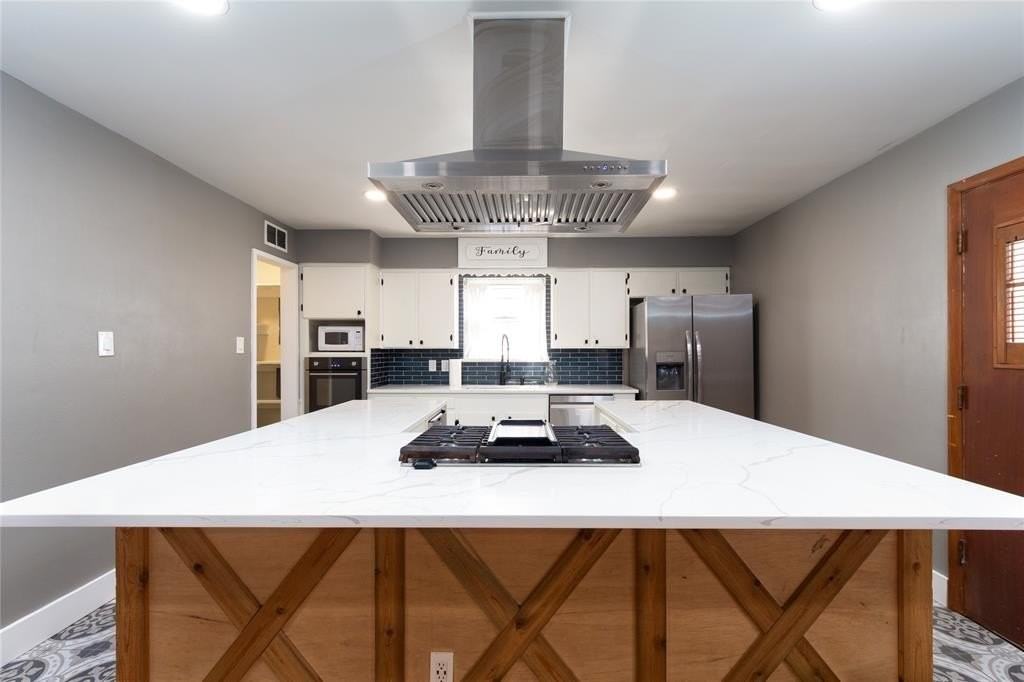 3217 Cedarcroft Ln - Photo 6 of 27