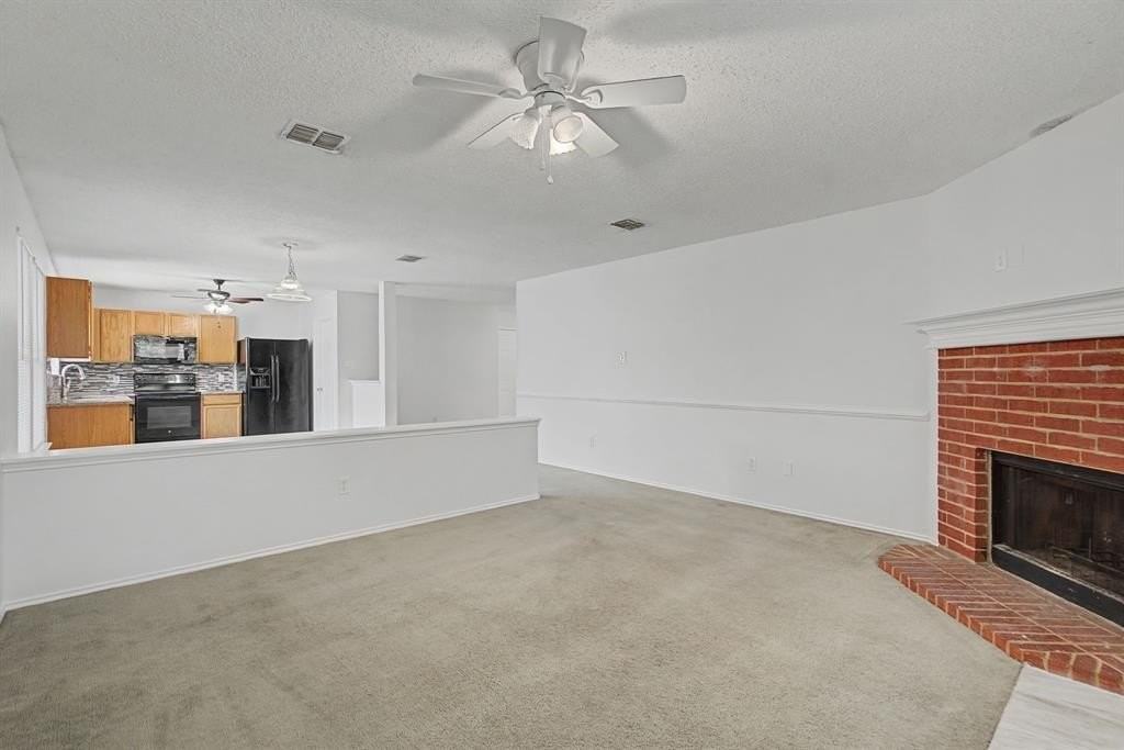 1421 Knottingham Dr - Photo 2 of 24