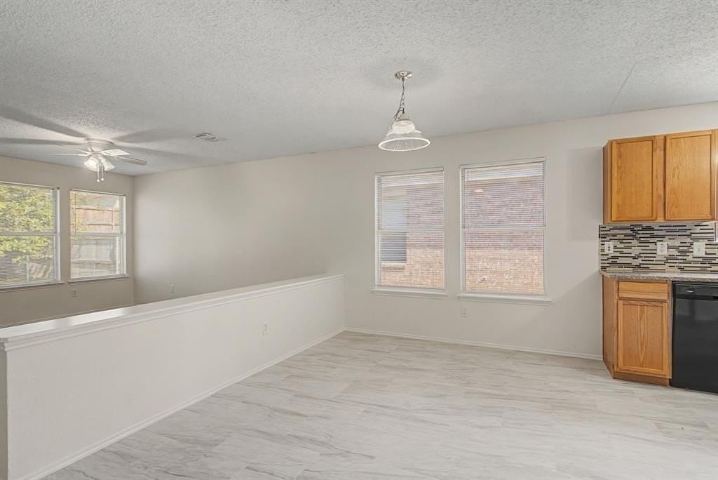 1421 Knottingham Dr - Photo 6 of 24