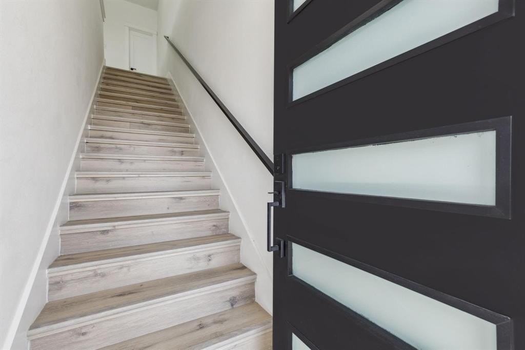 521 N Denley Dr - Photo 3 of 31