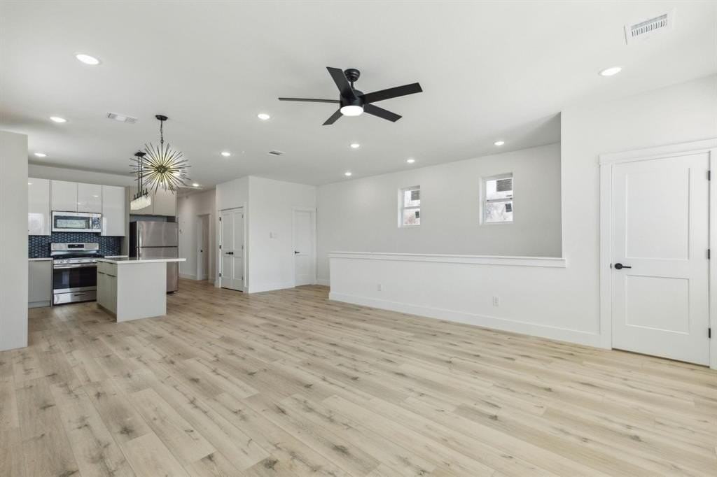 521 N Denley Dr - Photo 6 of 31