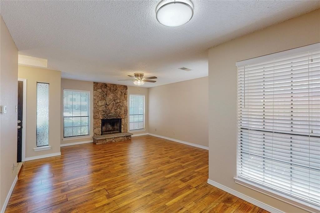 1912 N Irving Heights Dr - Photo 4 of 40