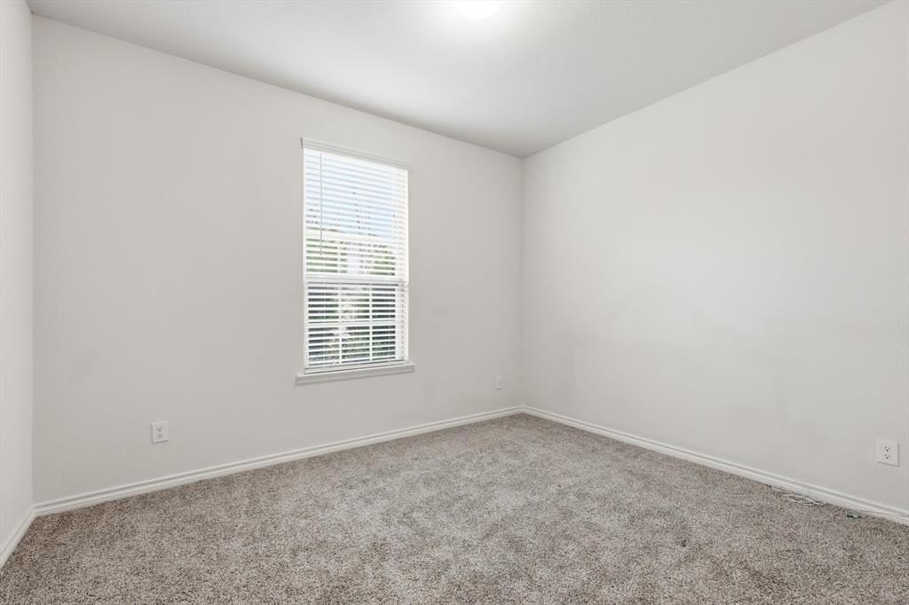 920 Violet Way - Photo 7 of 25