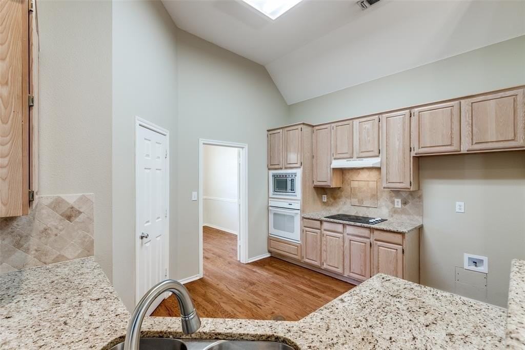 112 Falcon Creek Dr - Photo 5 of 12