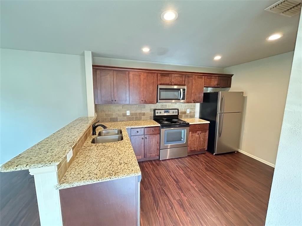 221 E Cooper St - Photo 5 of 23