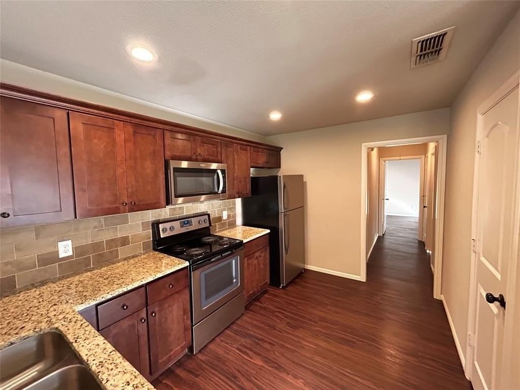 221 E Cooper St - Photo 6 of 23