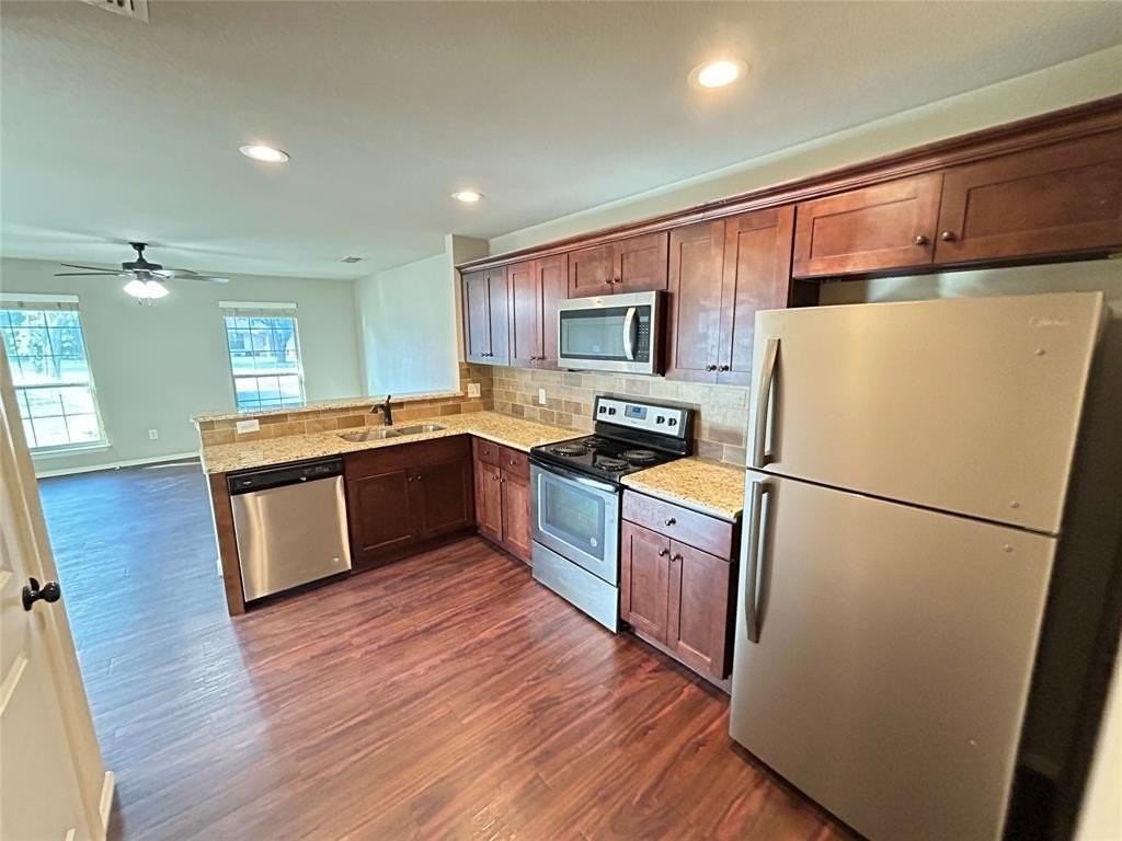 221 E Cooper St - Photo 7 of 23