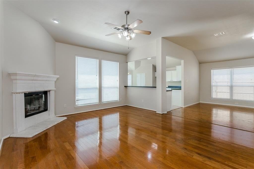 1017 Caleb St - Photo 5 of 37