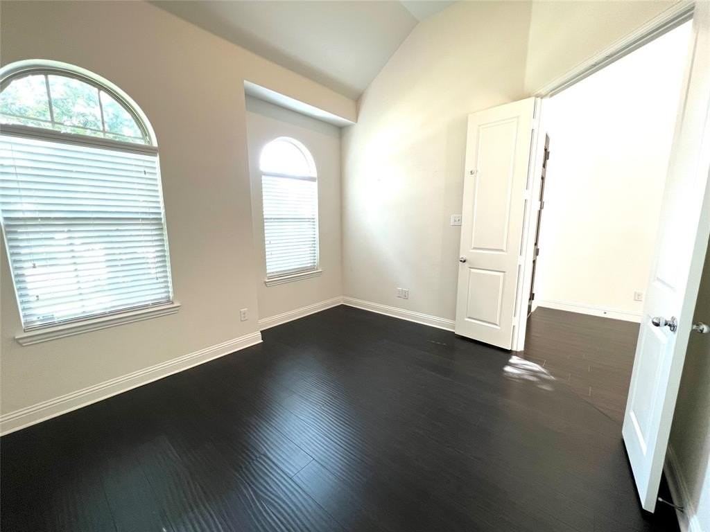 1801 Forest Park Dr - Photo 5 of 36