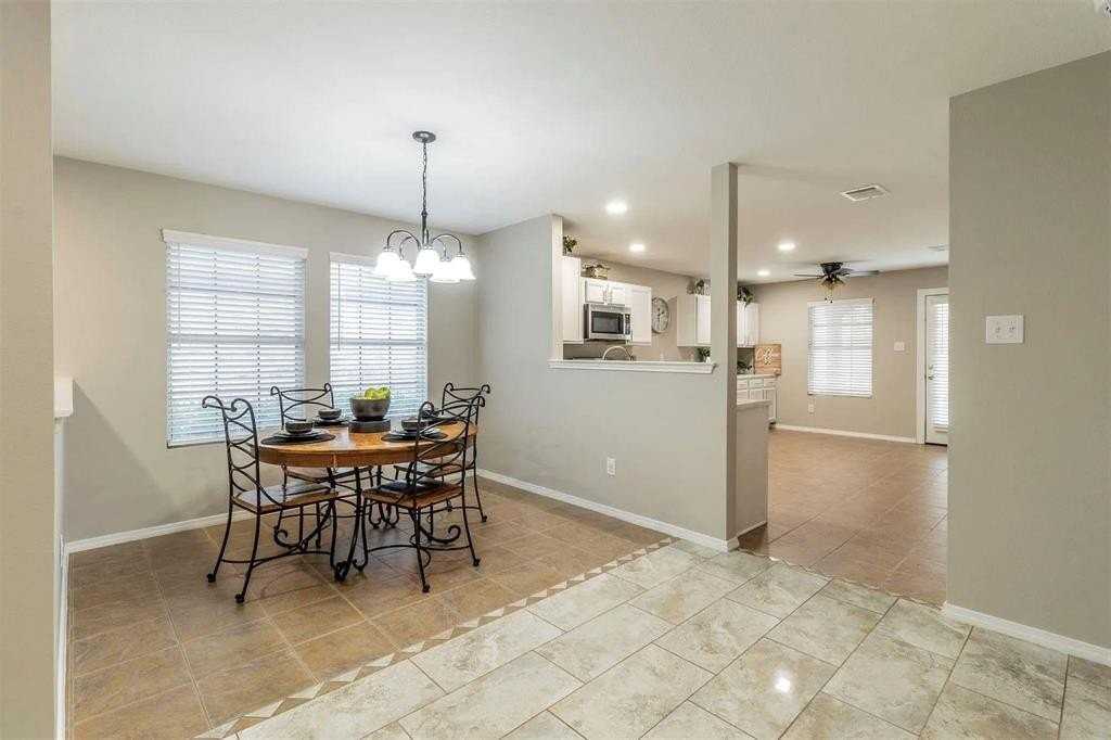 2912 Santa Sabina Dr - Photo 3 of 5