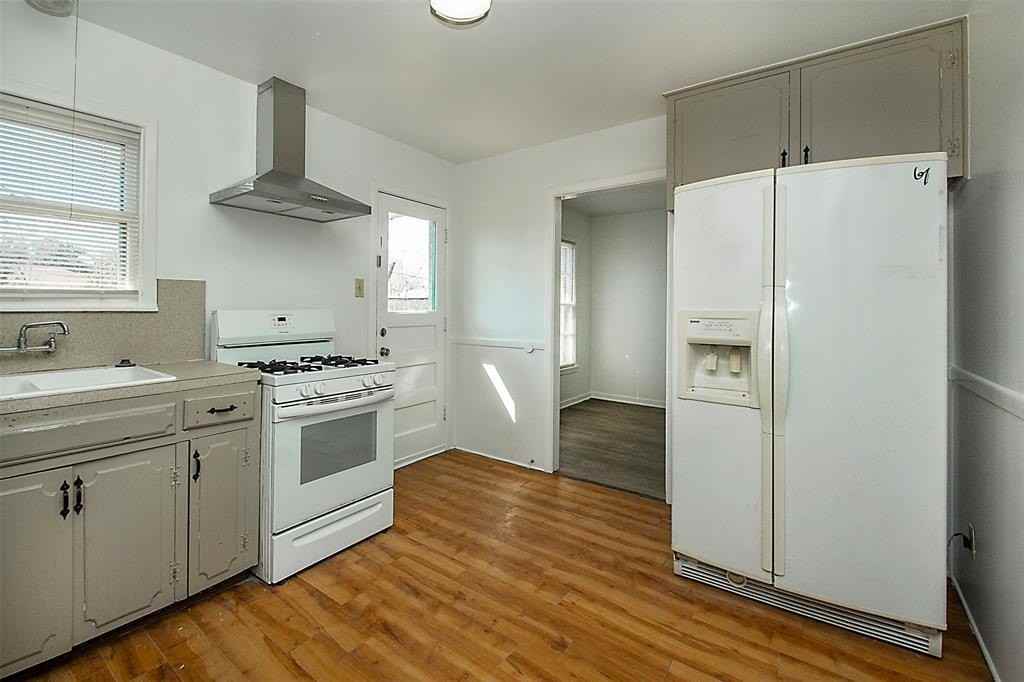 1925 Hilltop Dr - Photo 5 of 22