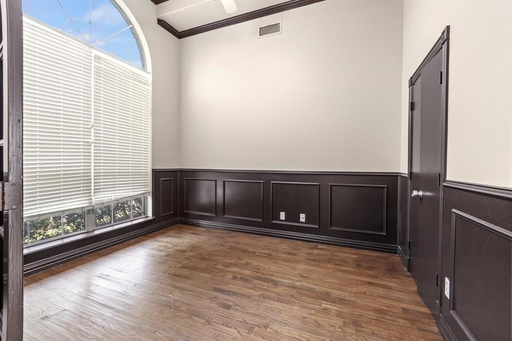 2308 Megan Way - Photo 5 of 38