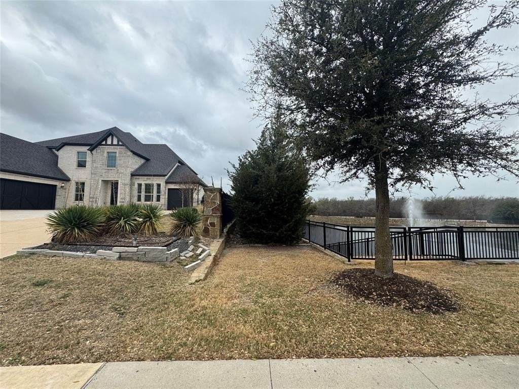 1520 Winchester Dr - Photo 2 of 40