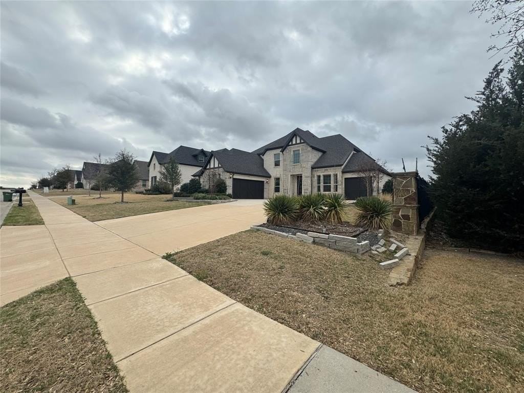 1520 Winchester Dr - Photo 3 of 40