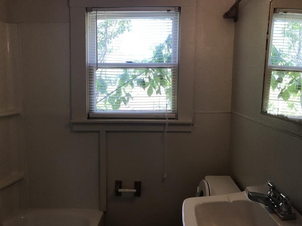 1517 Avenue D #B - Photo 5 of 7