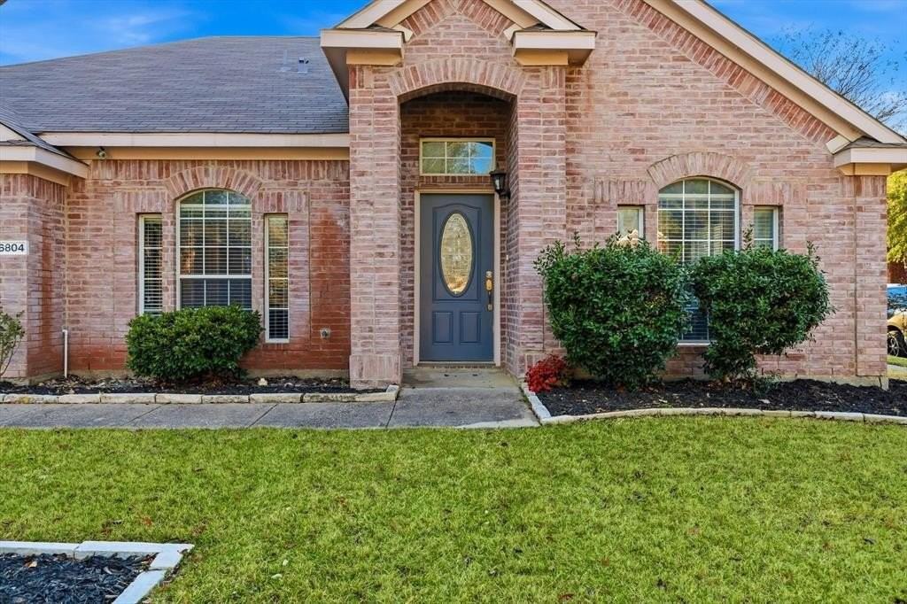 6804 Riverchase Trl - Photo 2 of 26