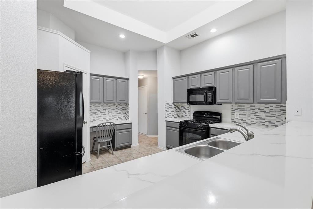 6804 Riverchase Trl - Photo 4 of 26