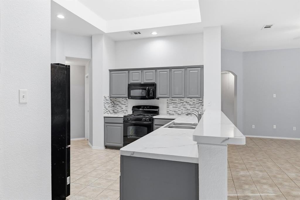 6804 Riverchase Trl - Photo 5 of 26