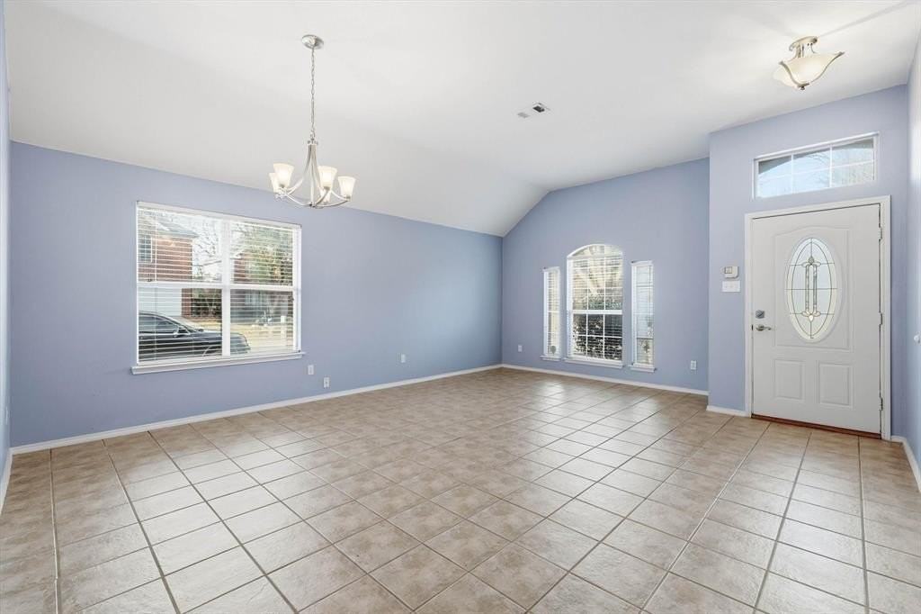 6804 Riverchase Trl - Photo 6 of 26