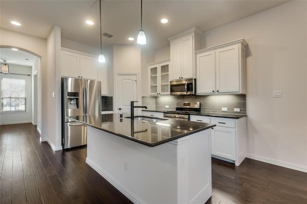 225 E Spring Valley Rd - Photo 6 of 19