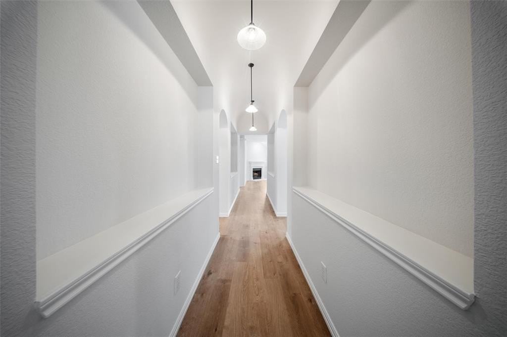 6000 Meadowglen Dr - Photo 6 of 25