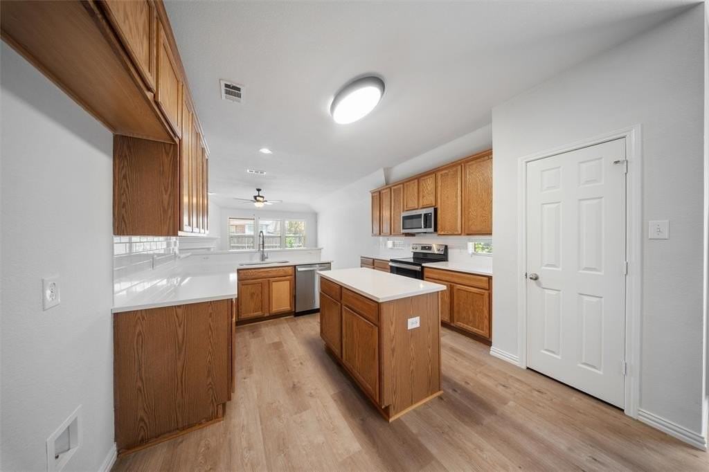 6000 Meadowglen Dr - Photo 7 of 25