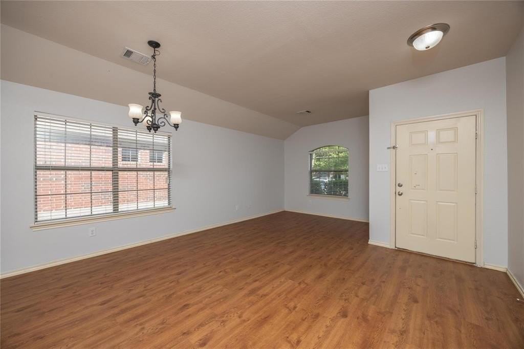 4616 Brighton Dr - Photo 4 of 29