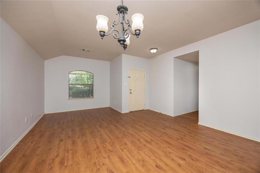 4616 Brighton Dr - Photo 5 of 29