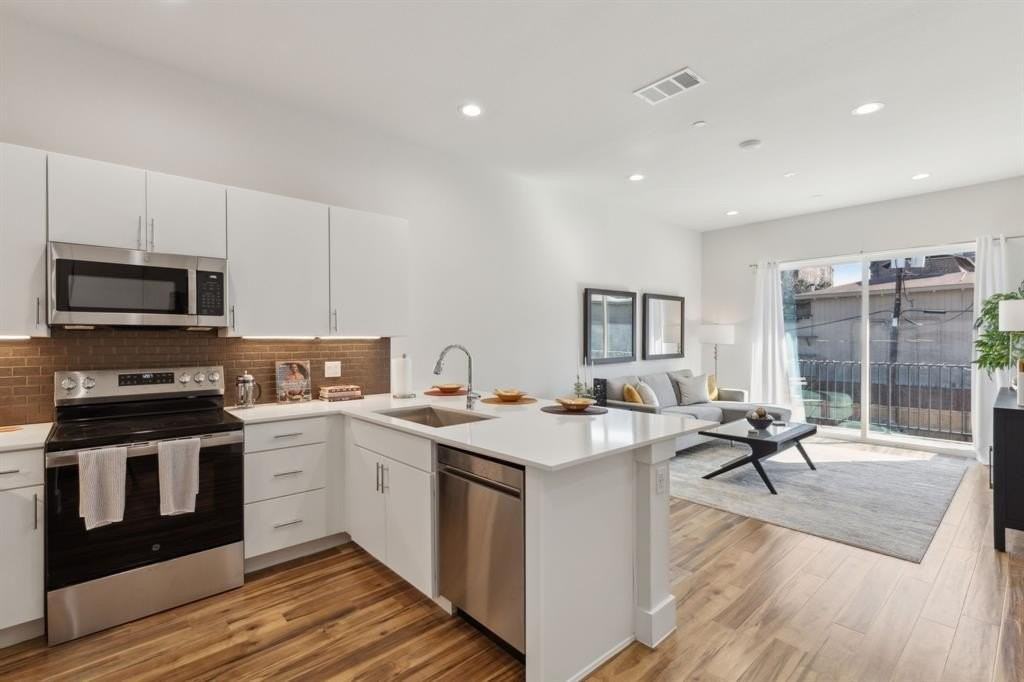 2990 Reagan St - Photo 5 of 20